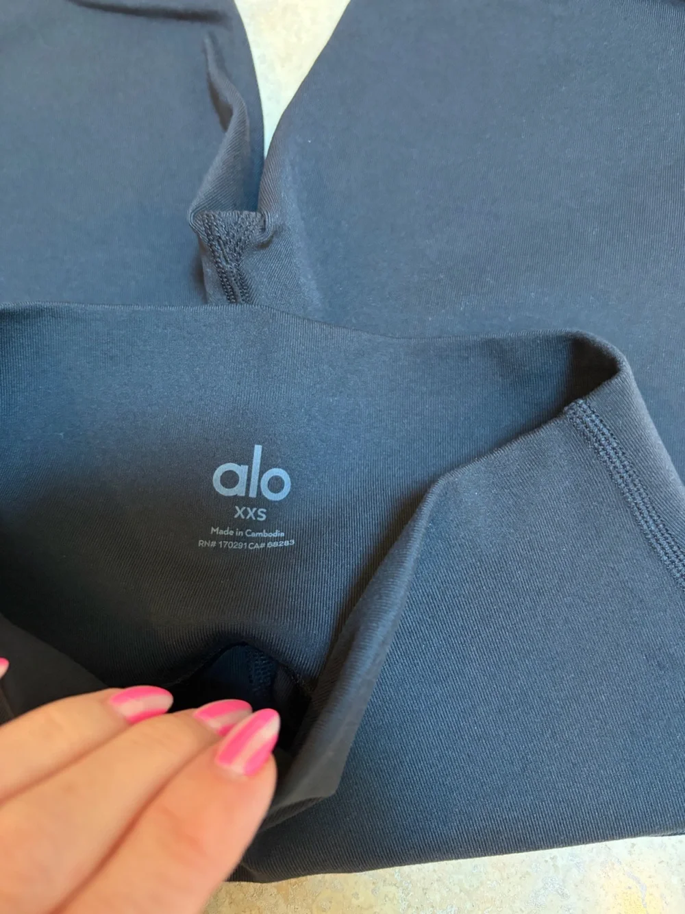 Alo 16” black high waist Airbrush Capri